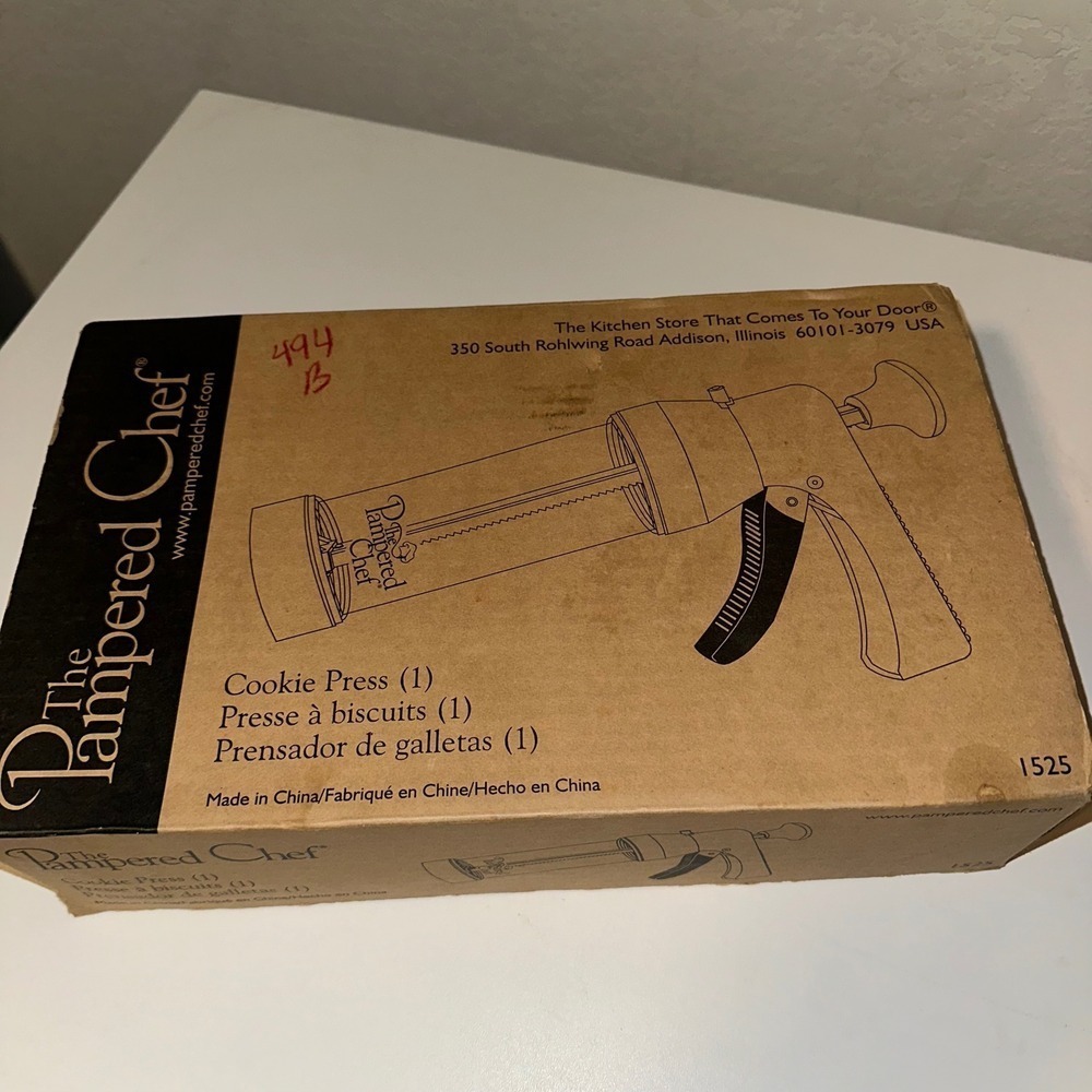 The Pampered Chef Cookie Press 1525 w/16 Decorator Discs Original Box and Manual